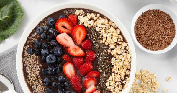 Wild Berry Smoothie Bowl - LeafSide